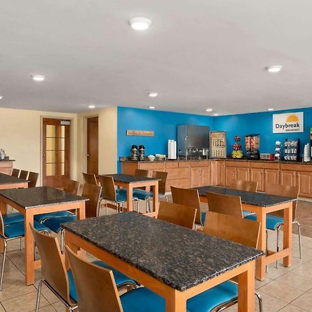 Days Inn By Wyndham Airport/Maine Mall South Portland Buitenkant foto