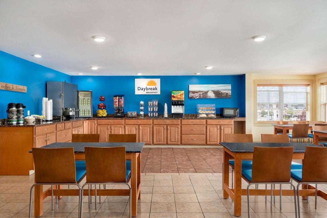 Days Inn By Wyndham Airport/Maine Mall South Portland Buitenkant foto