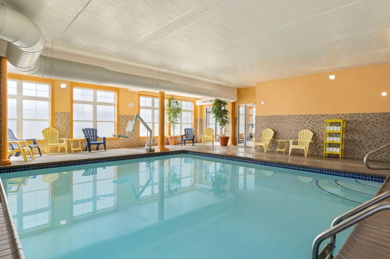 Days Inn By Wyndham Airport/Maine Mall South Portland Buitenkant foto
