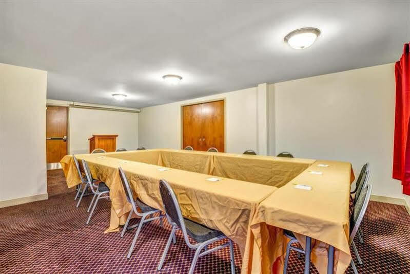 Days Inn By Wyndham Airport/Maine Mall South Portland Buitenkant foto